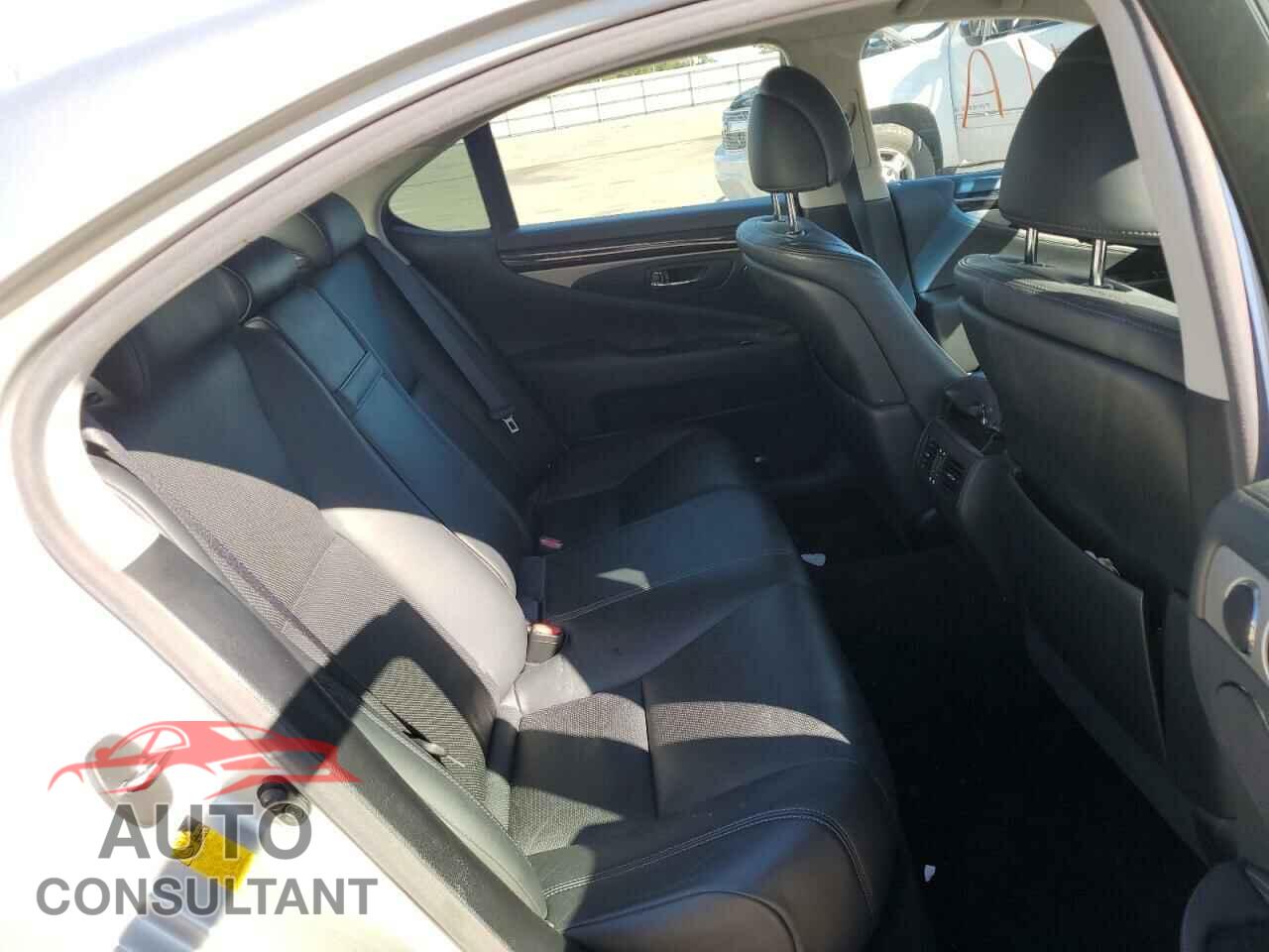 LEXUS LS460 2014 - JTHCL5EF4E5021165