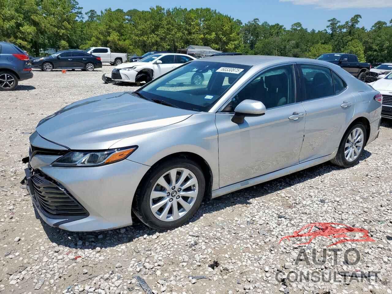 TOYOTA CAMRY 2018 - 4T1B11HK3JU055100