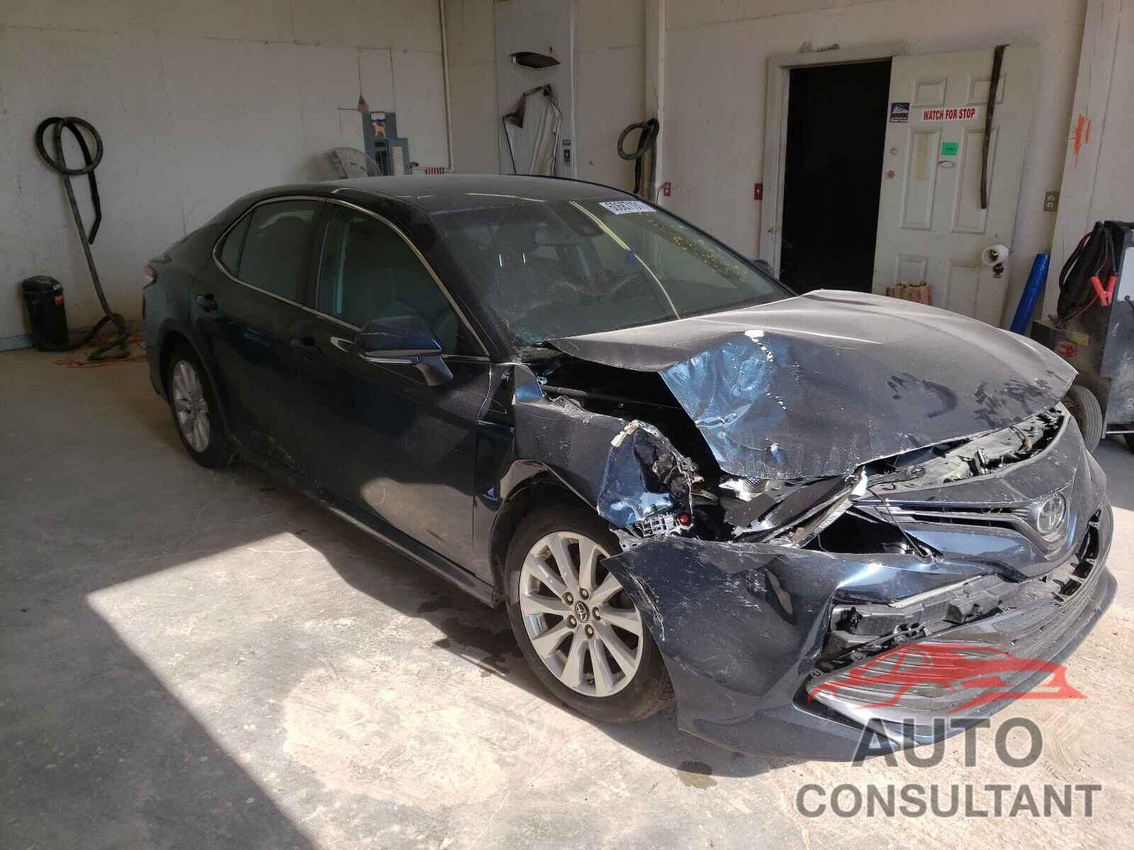 TOYOTA CAMRY 2018 - 4T1B11HK2JU539940