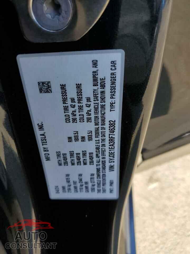 TESLA MODEL 3 2024 - 5YJ3E1EA3RF746382