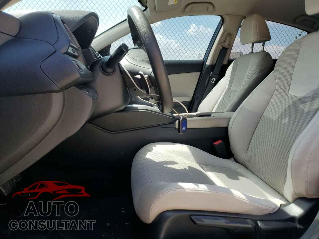 HONDA INSIGHT 2019 - 19XZE4F11KE008392