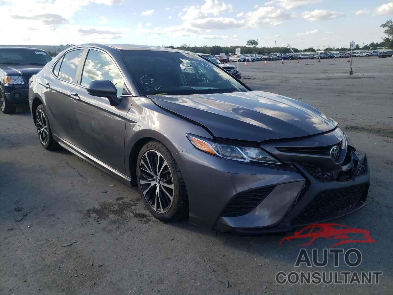 TOYOTA CAMRY 2018 - 4T1B11HK6JU608211