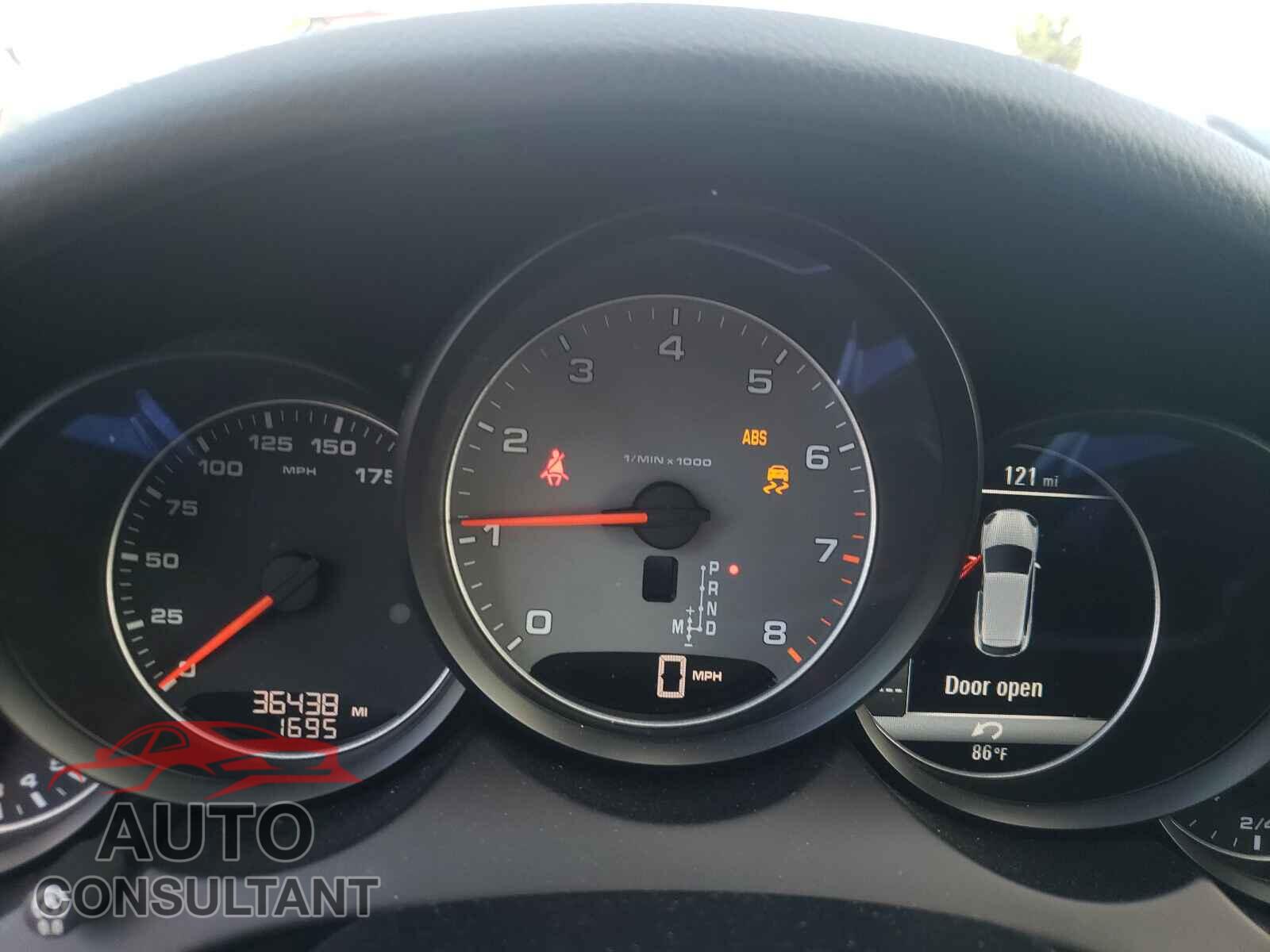 PORSCHE CAYENNE 2017 - WP1AB2A23HLA52774