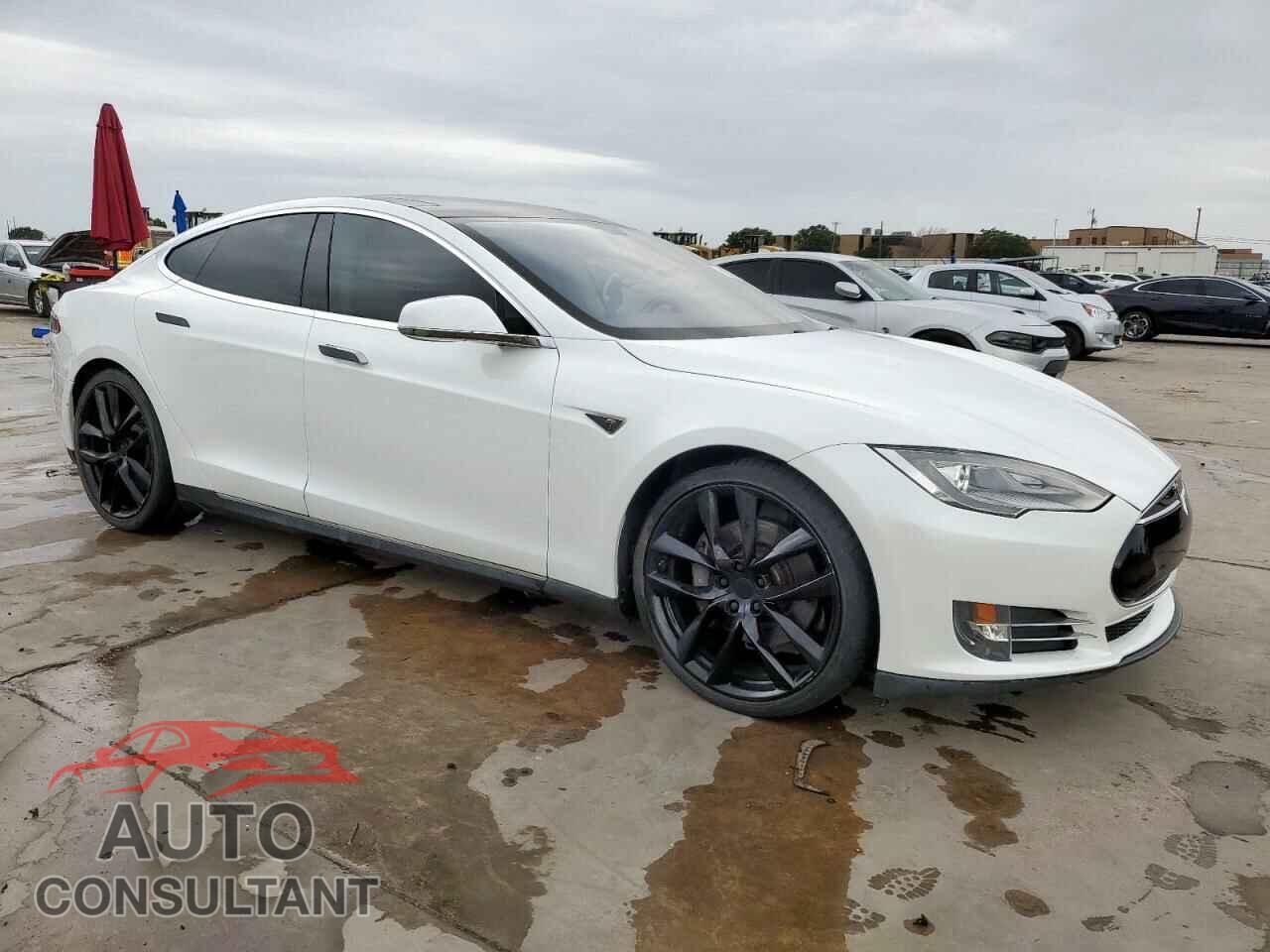 TESLA MODEL S 2013 - 5YJSA1DP8DFP05283