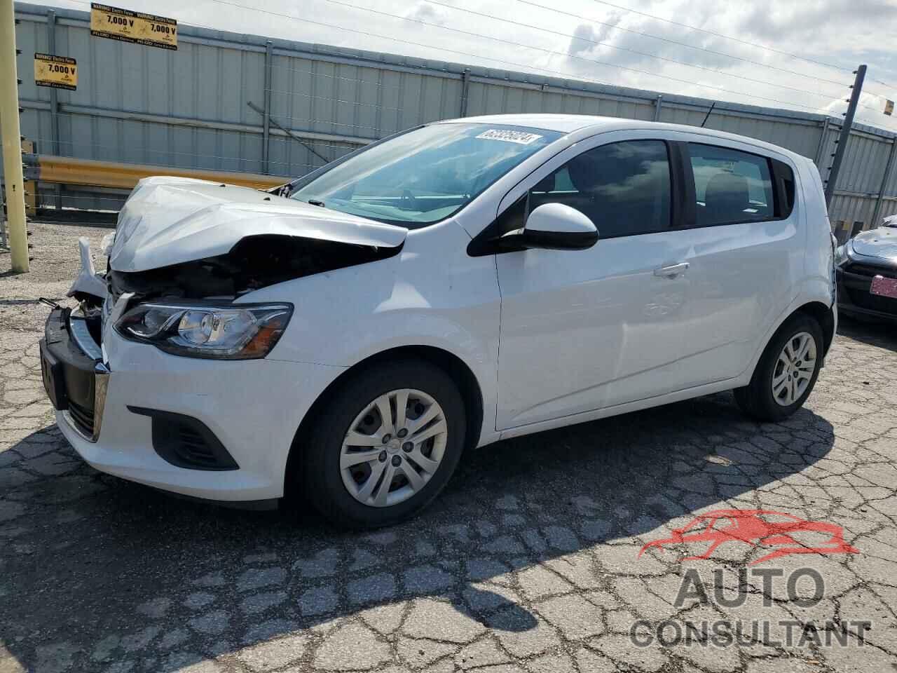 CHEVROLET SONIC 2017 - 1G1JG6SH2H4170332