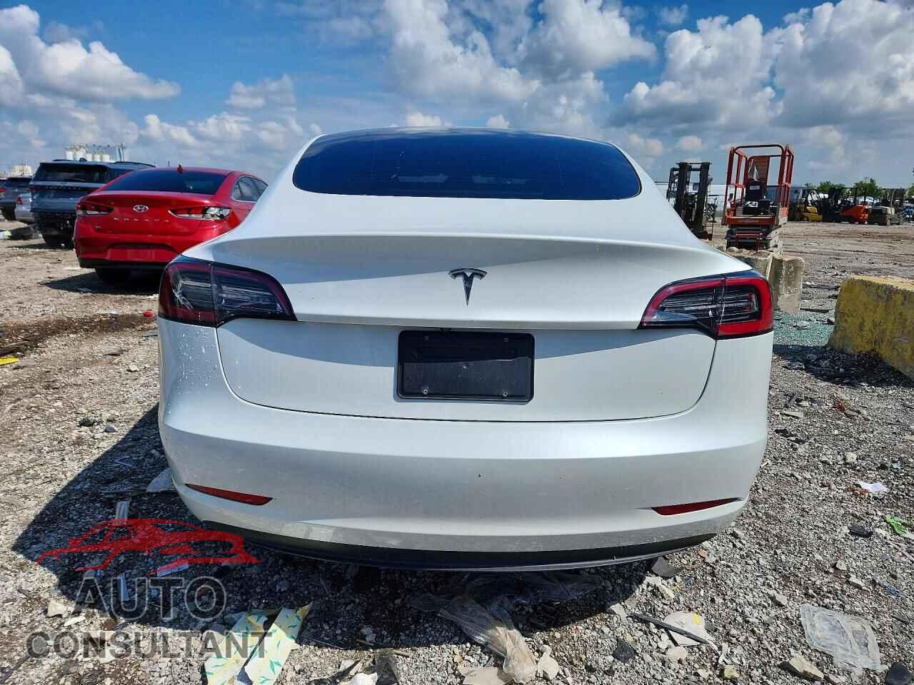 TESLA MODEL 3 2023 - 5YJ3E1EA3PF493478