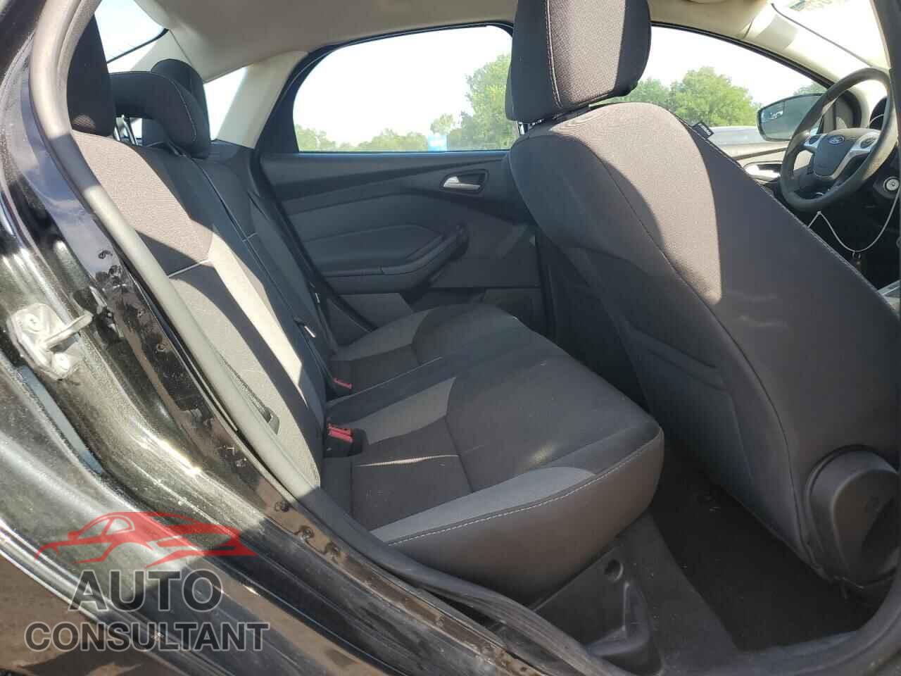 FORD FOCUS 2014 - 1FADP3F2XEL440746