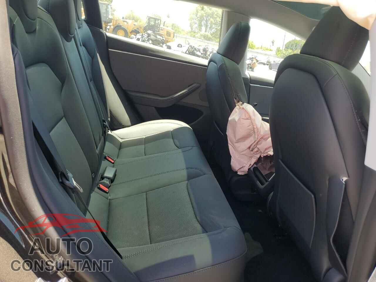 TESLA MODEL 3 2025 - 5YJ3E1EA2SF034905