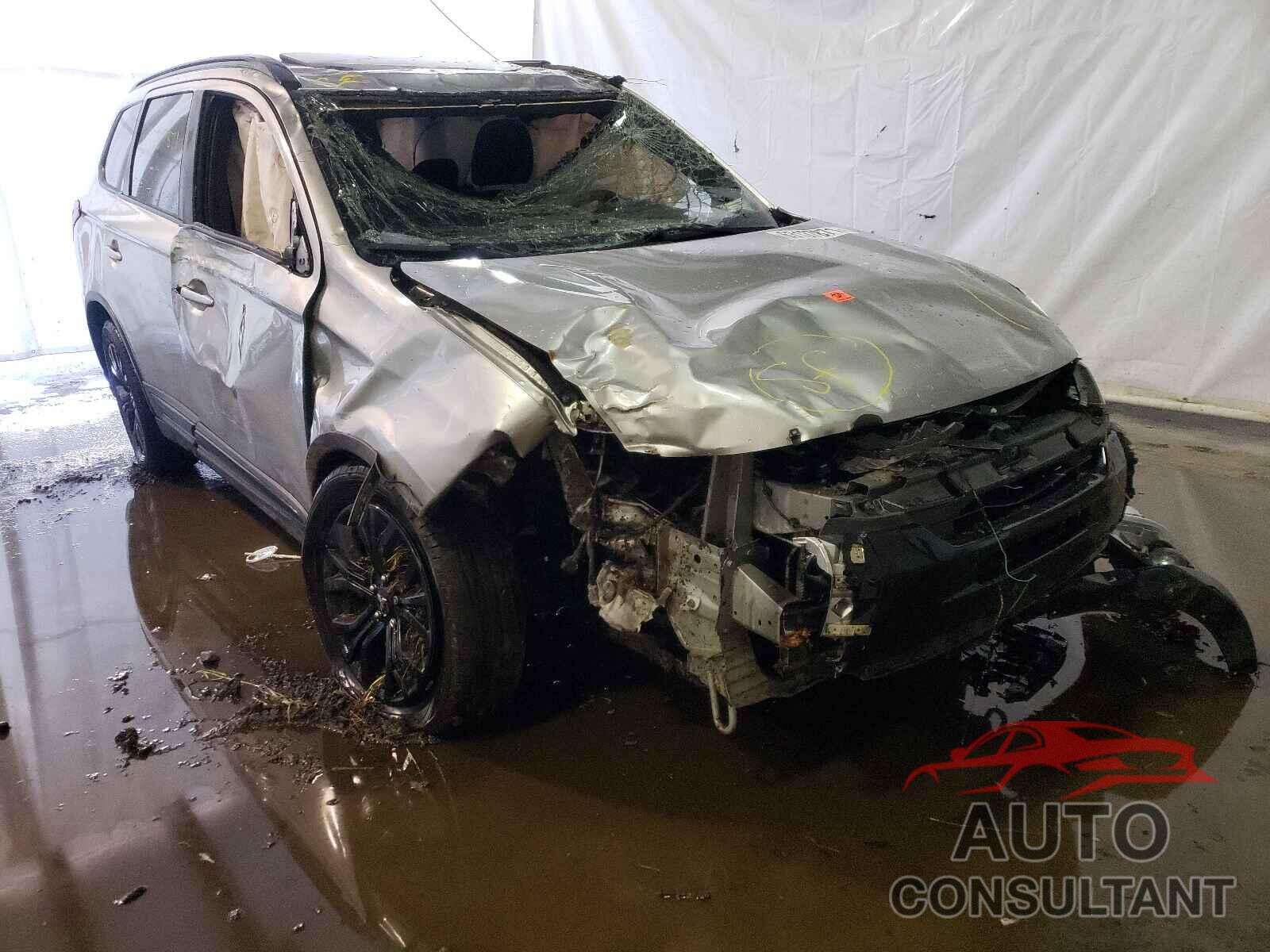 MITSUBISHI OUTLANDER 2018 - JA4AD3A30JZ058930