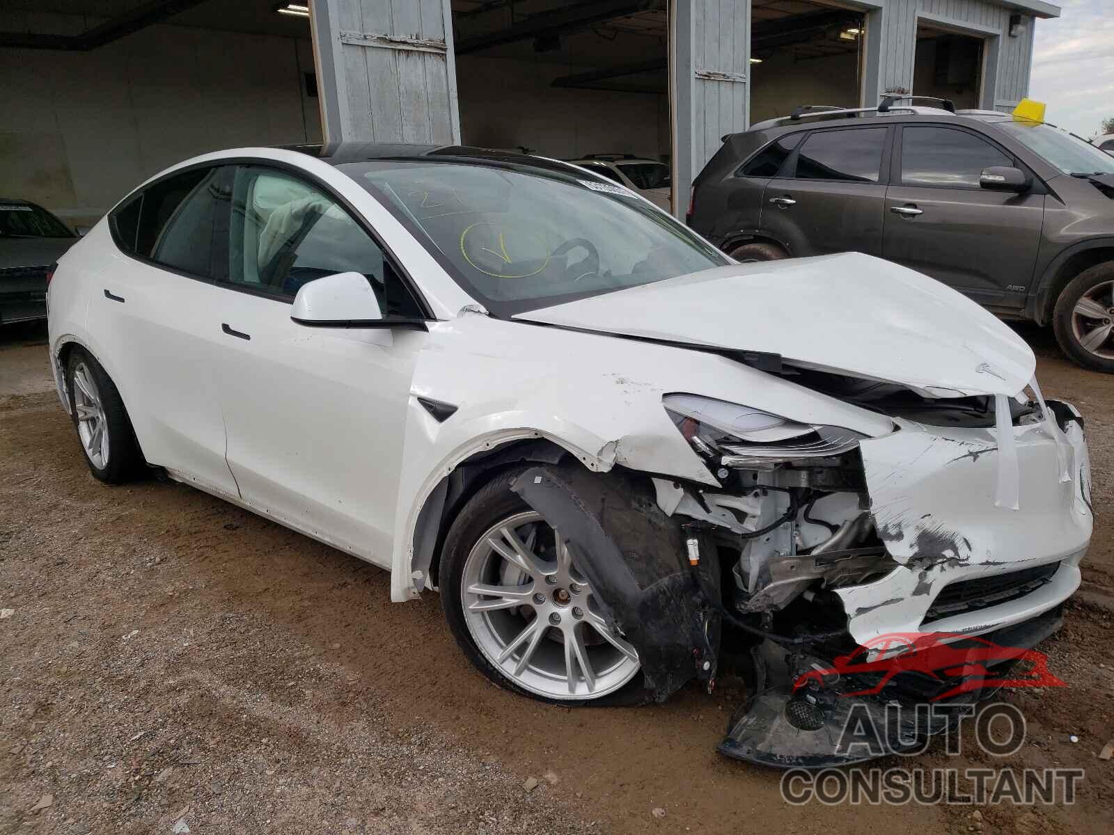 TESLA MODEL Y 2021 - 5YJYGDEE4MF069517