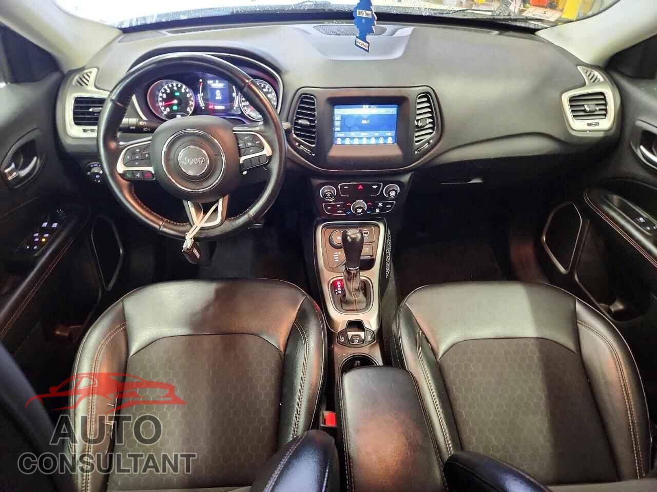 JEEP COMPASS 2019 - 3C4NJDBB7KT734245