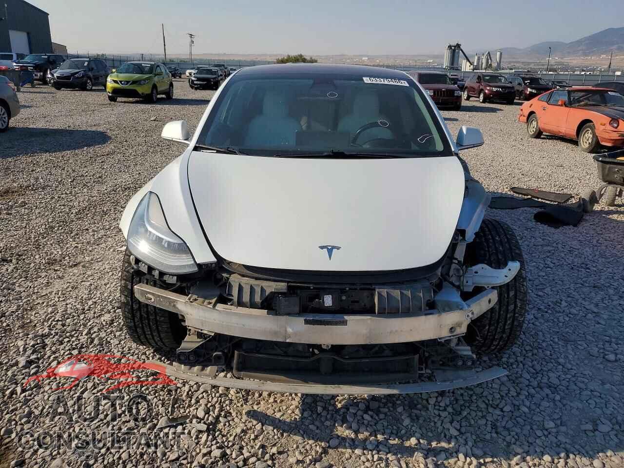 TESLA MODEL 3 2018 - 5YJ3E1EB1JF097968