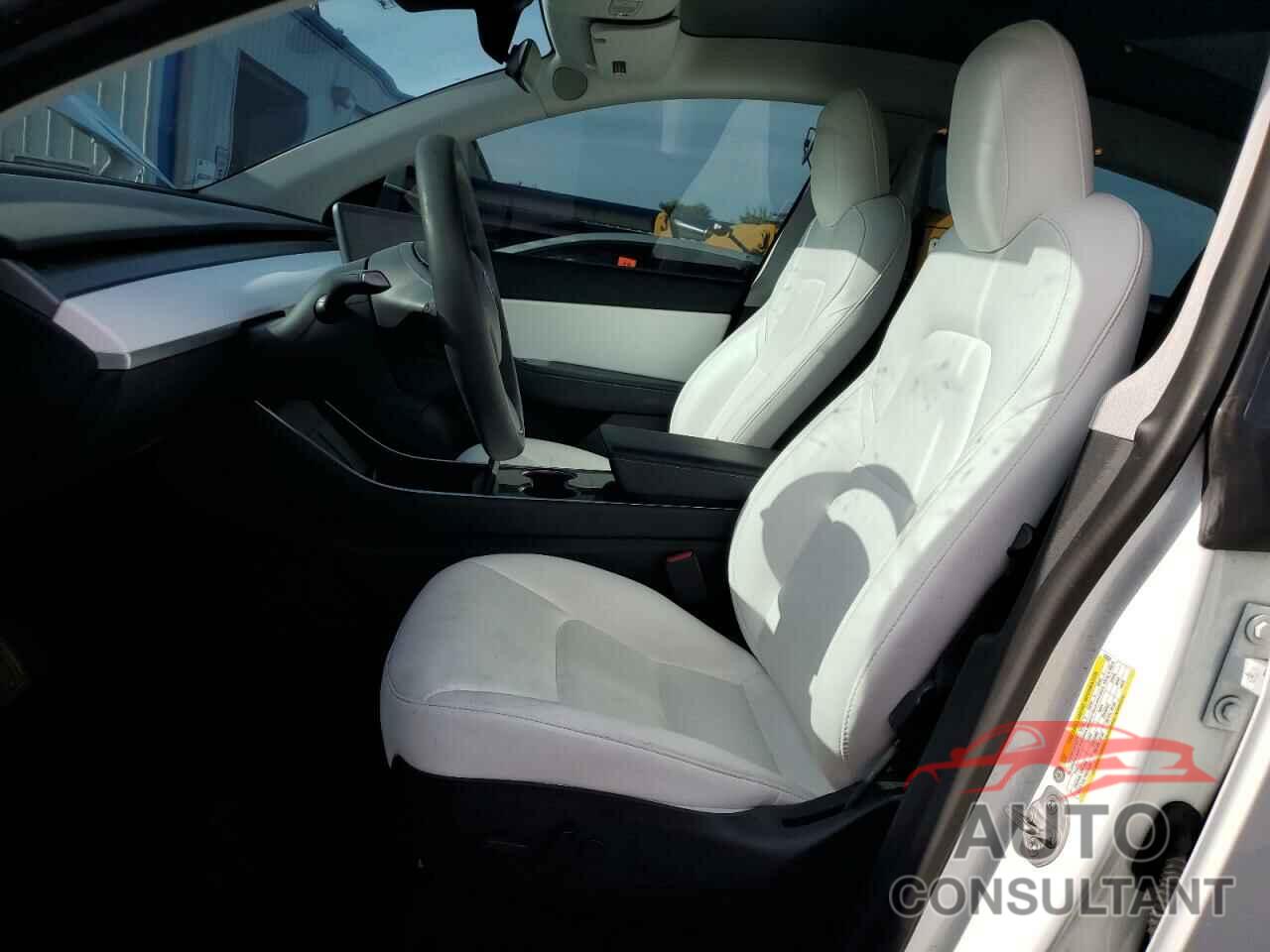 TESLA MODEL Y 2020 - 5YJYGDEE6LF030894