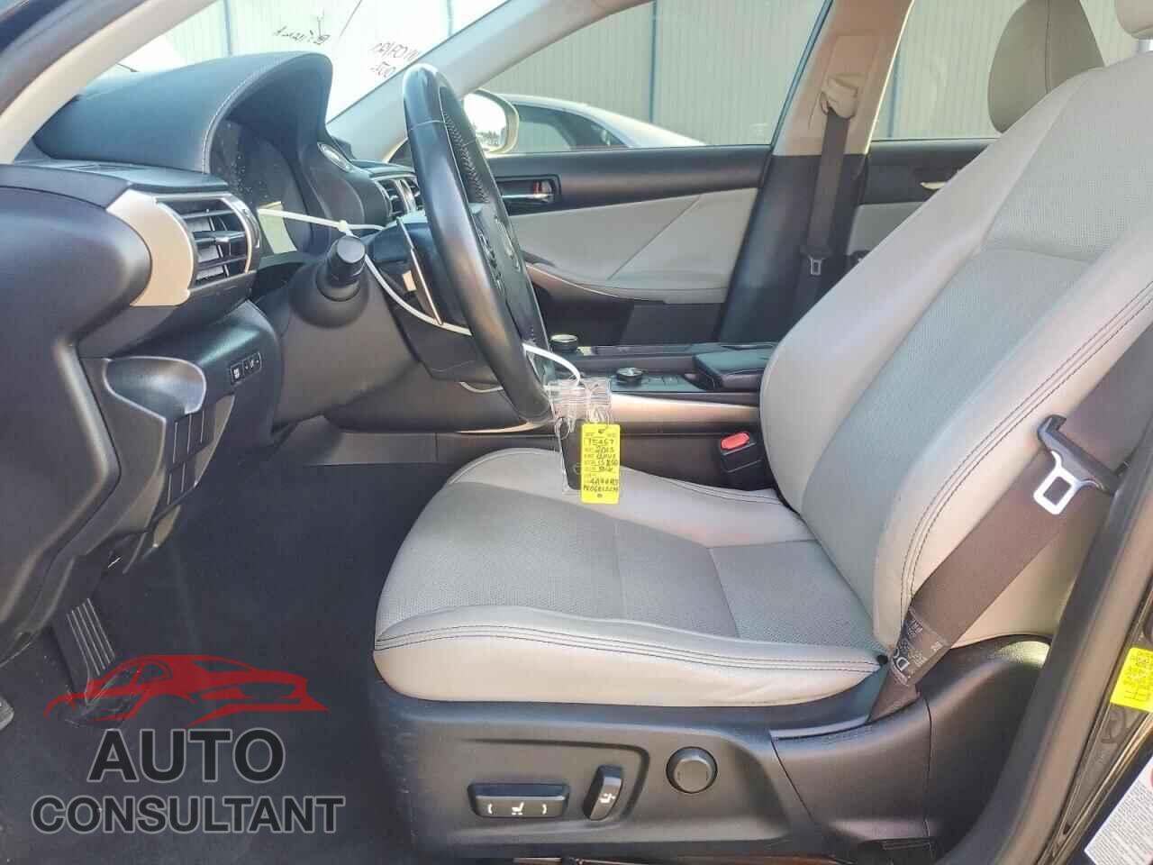LEXUS IS 2015 - JTHBF1D25F5049083
