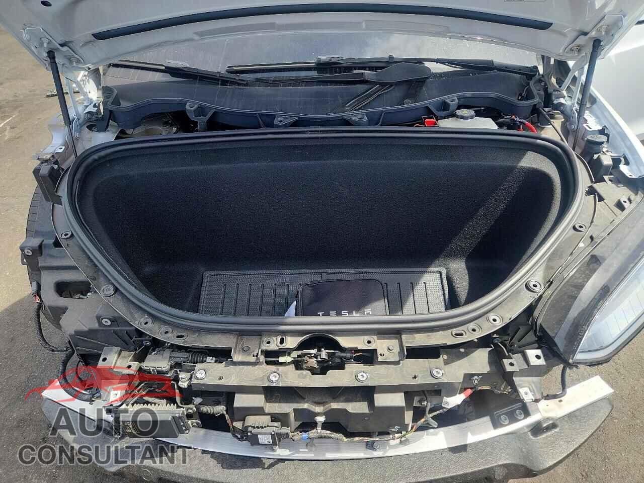 TESLA MODEL X 2023 - 7SAXCBE56PF425209