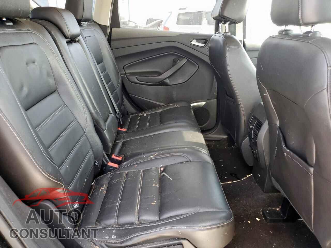 FORD ESCAPE 2017 - 1FMCU0JD0HUD51218