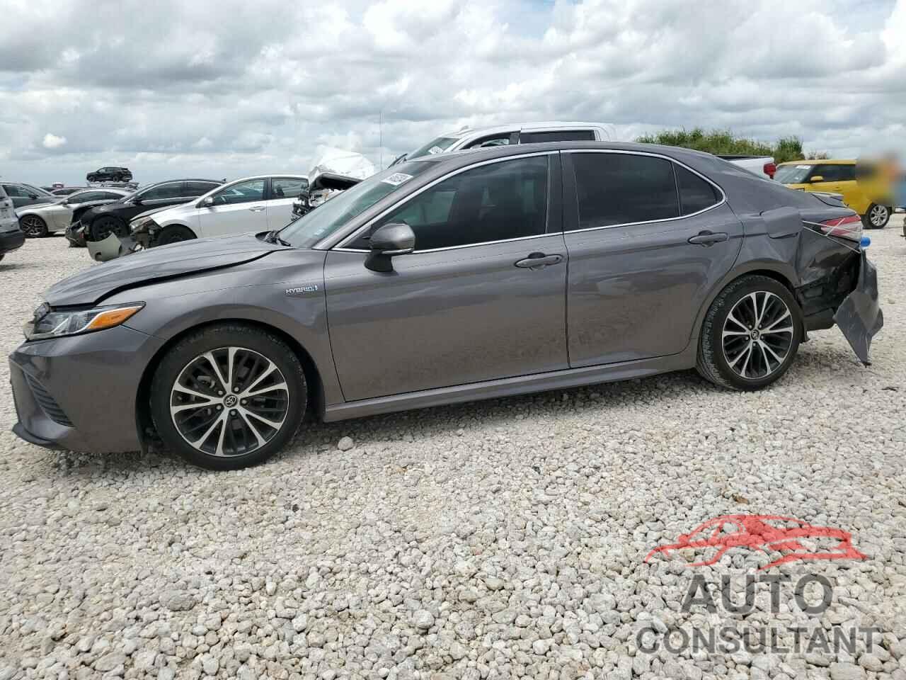 TOYOTA CAMRY 2018 - 4T1B21HKXJU009051