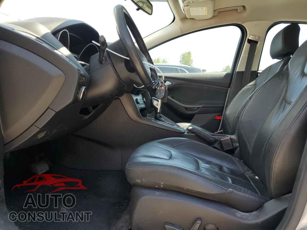 FORD FOCUS 2015 - 1FADP3F29FL222413