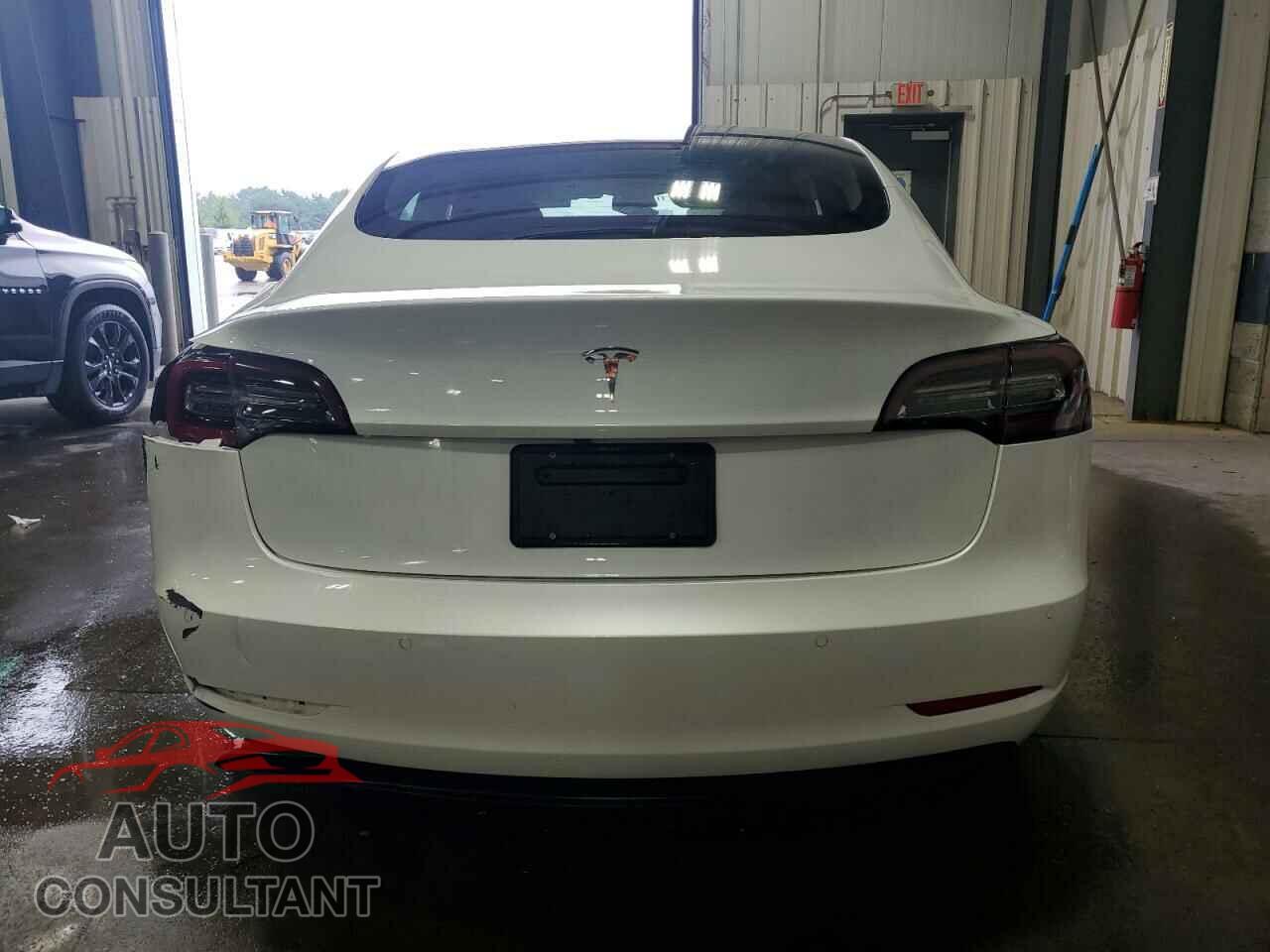 TESLA MODEL 3 2021 - 5YJ3E1EA4MF915284