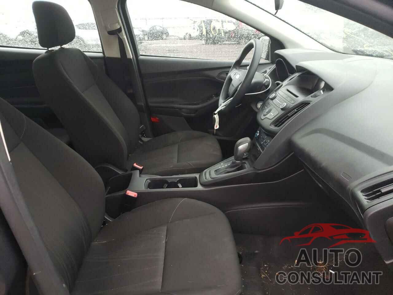FORD FOCUS 2017 - 1FADP3E21HL336152