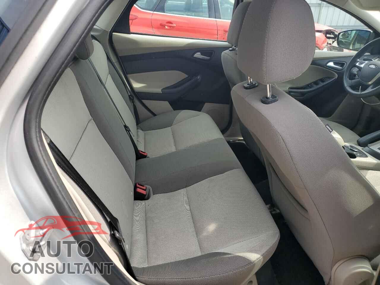 FORD FOCUS 2014 - 1FADP3F27EL335128