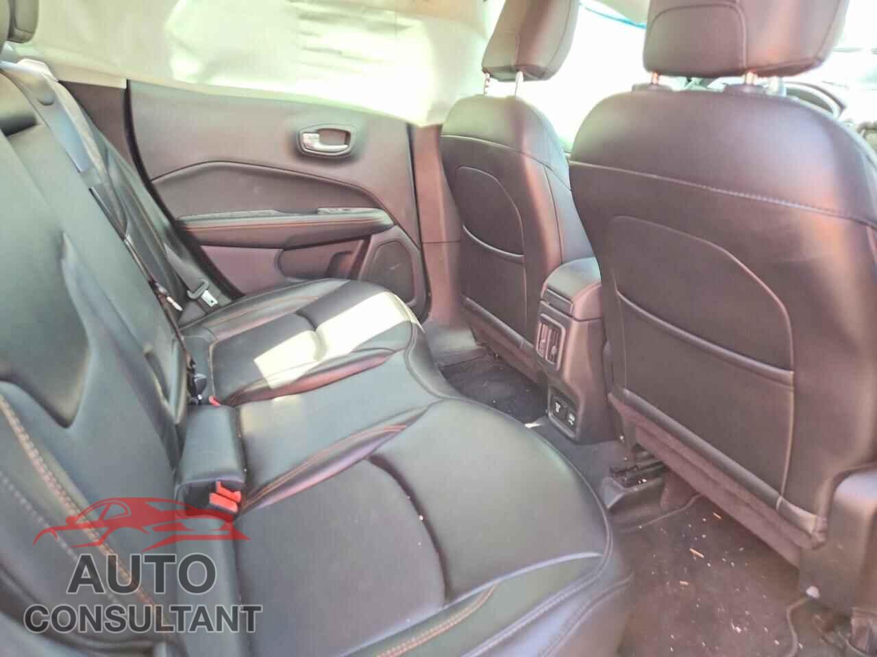 JEEP COMPASS 2020 - 3C4NJDCB2LT224000