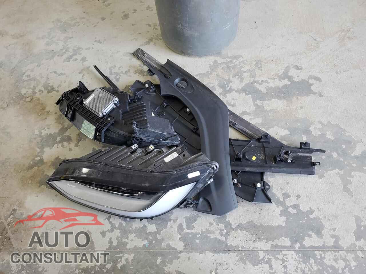 TESLA MODEL X 2023 - 7SAXCBE50PF380140