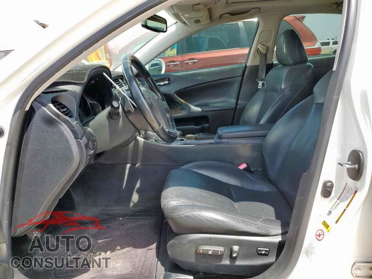 LEXUS IS 2009 - JTHBK262X95094202