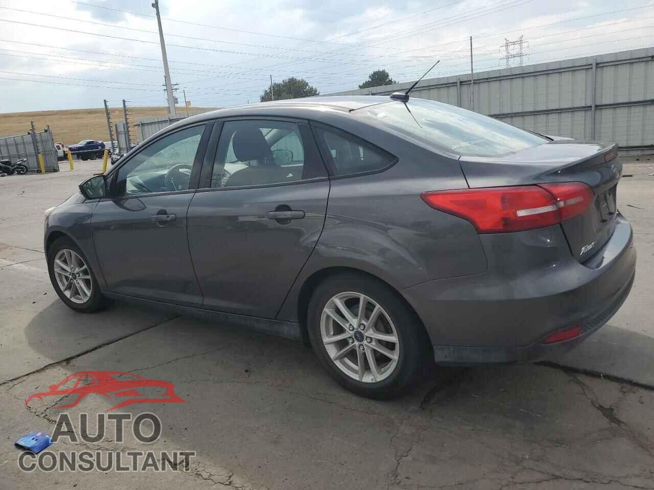 FORD FOCUS 2017 - 1FADP3F27HL286517