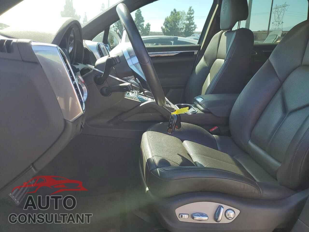 PORSCHE CAYENNE 2017 - WP1AE2A27HLA75689