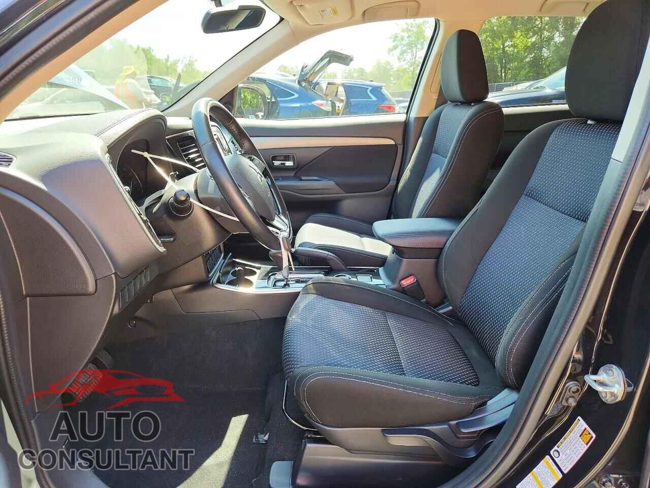MITSUBISHI OUTLANDER 2017 - JA4AD2A31HZ039355