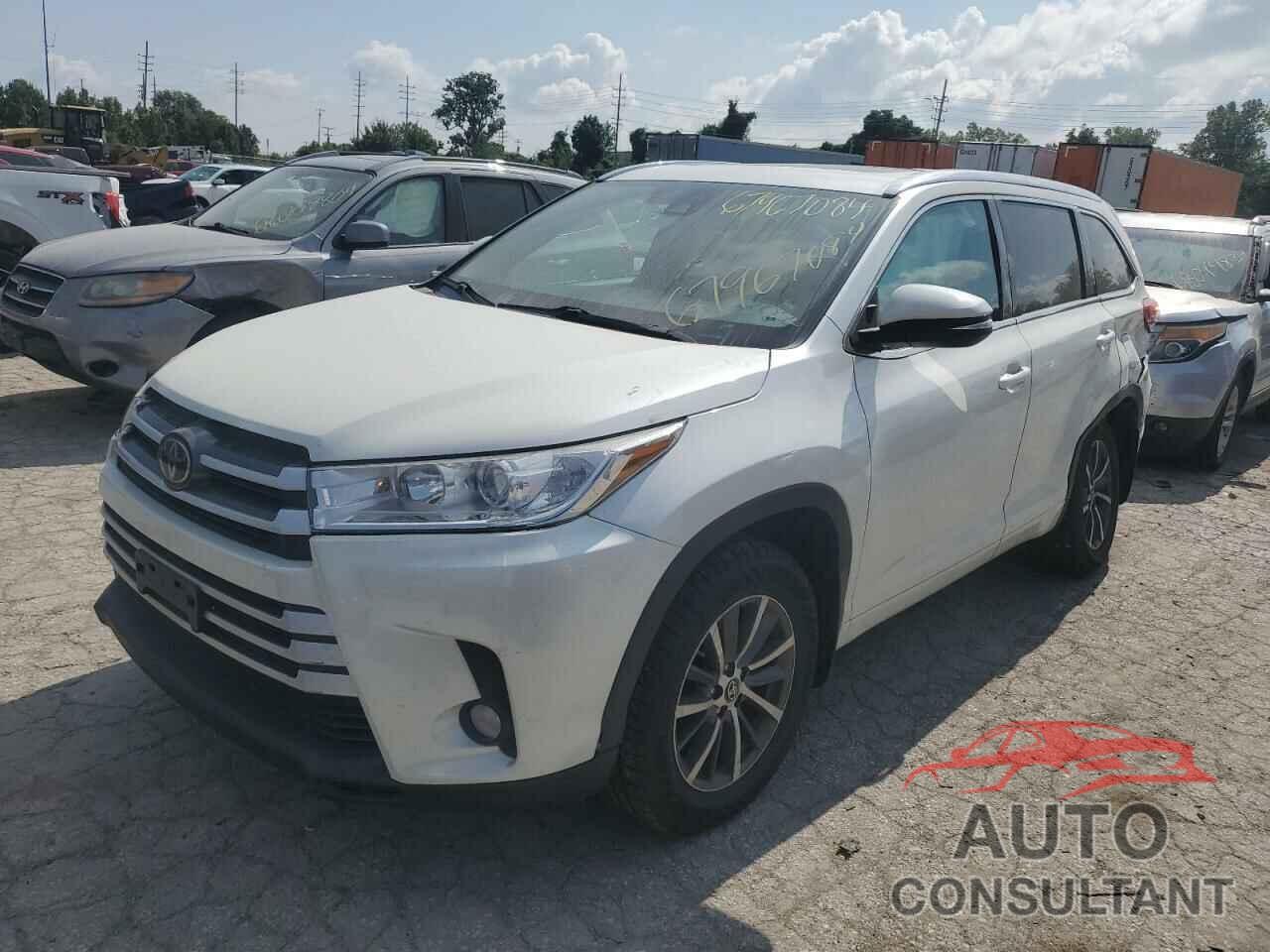 TOYOTA HIGHLANDER 2018 - 5TDJZRFH1JS805676