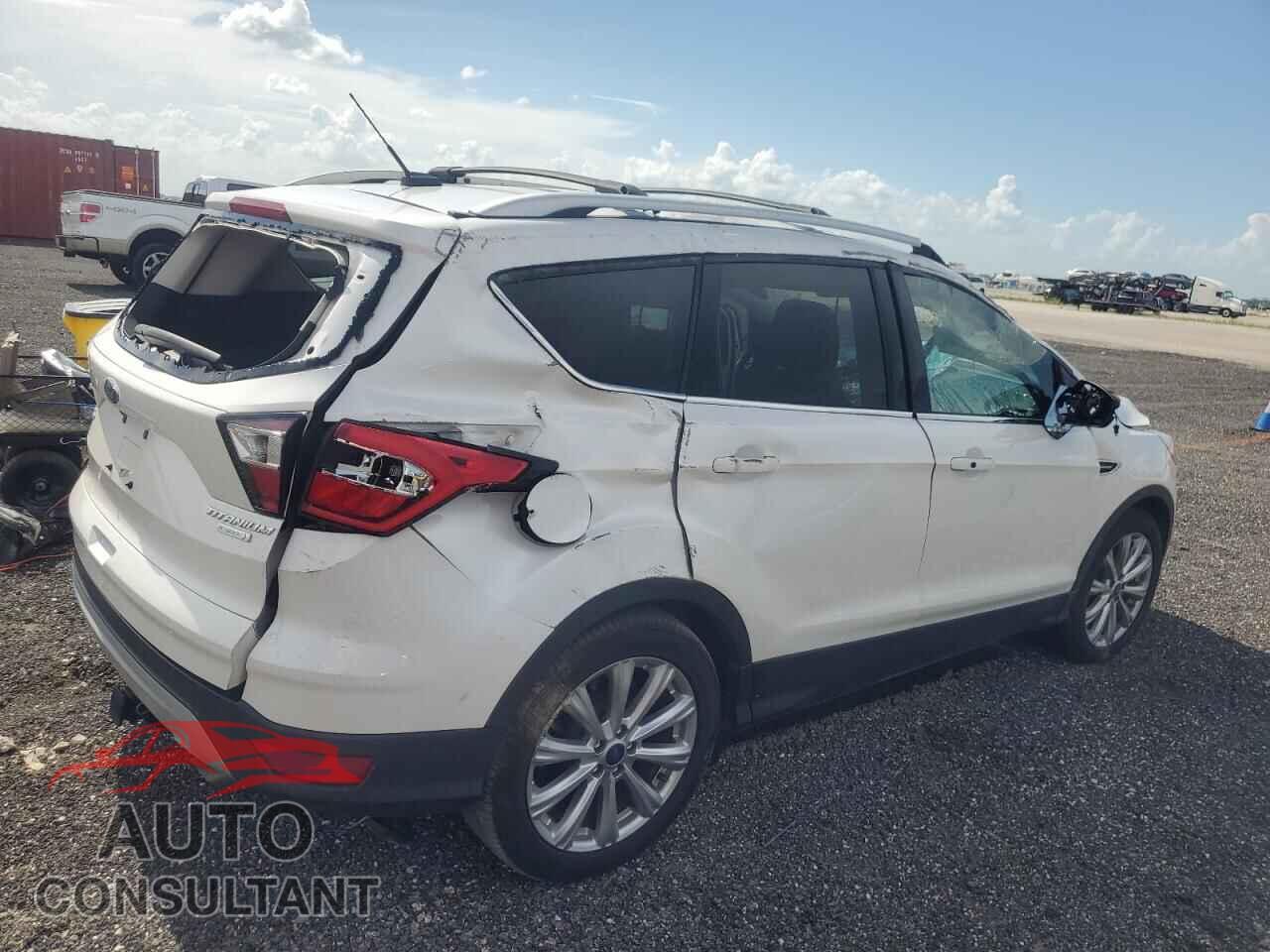 FORD ESCAPE 2017 - 1FMCU0J93HUB96532
