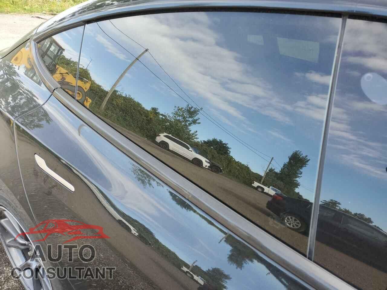 TESLA MODEL 3 2018 - 5YJ3E1EB8JF143568