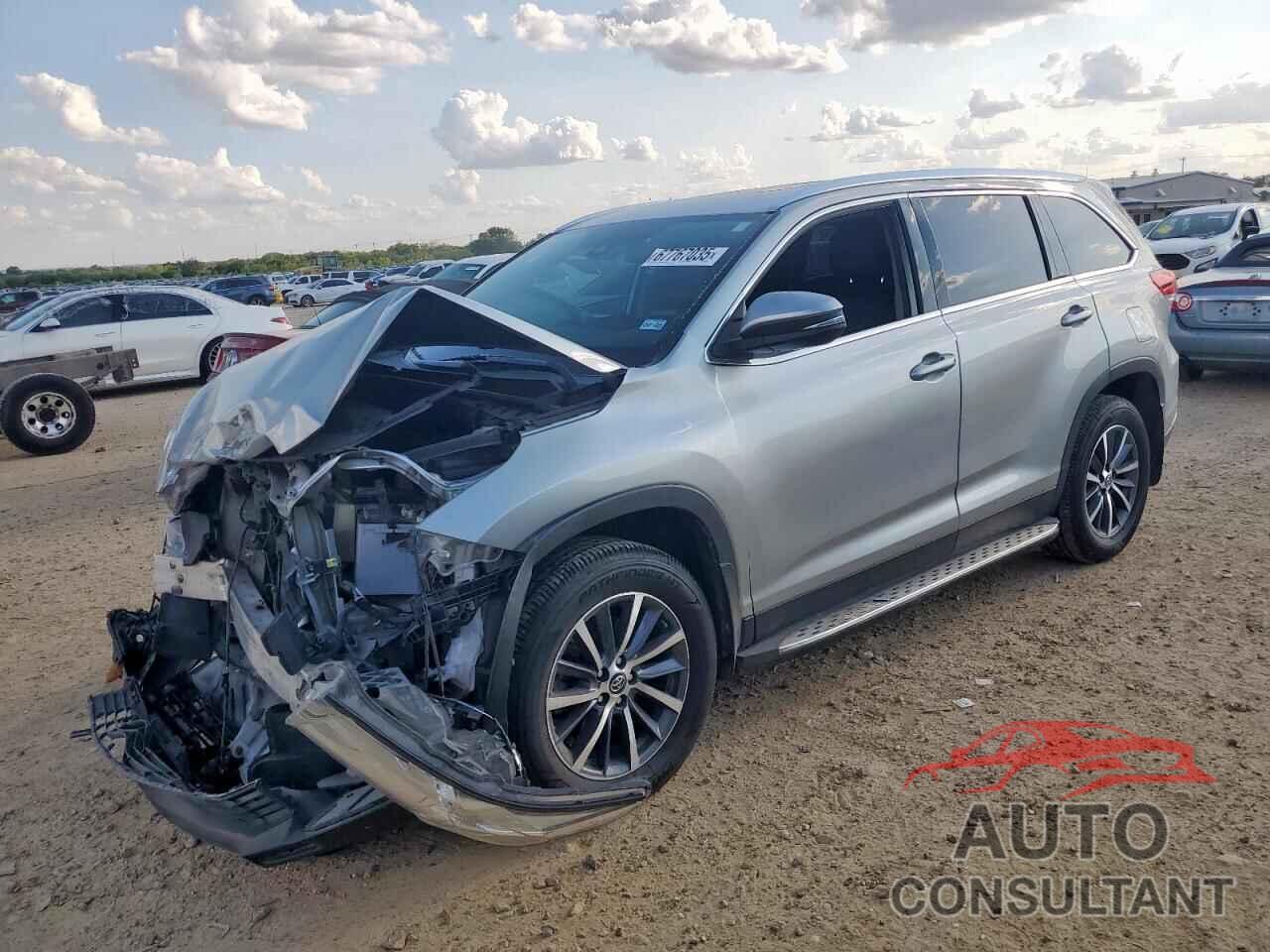 TOYOTA HIGHLANDER 2019 - 5TDKZRFHXKS569342