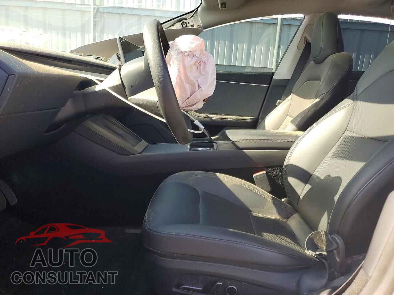 TESLA MODEL 3 2024 - 5YJ3E1EA0RF872943