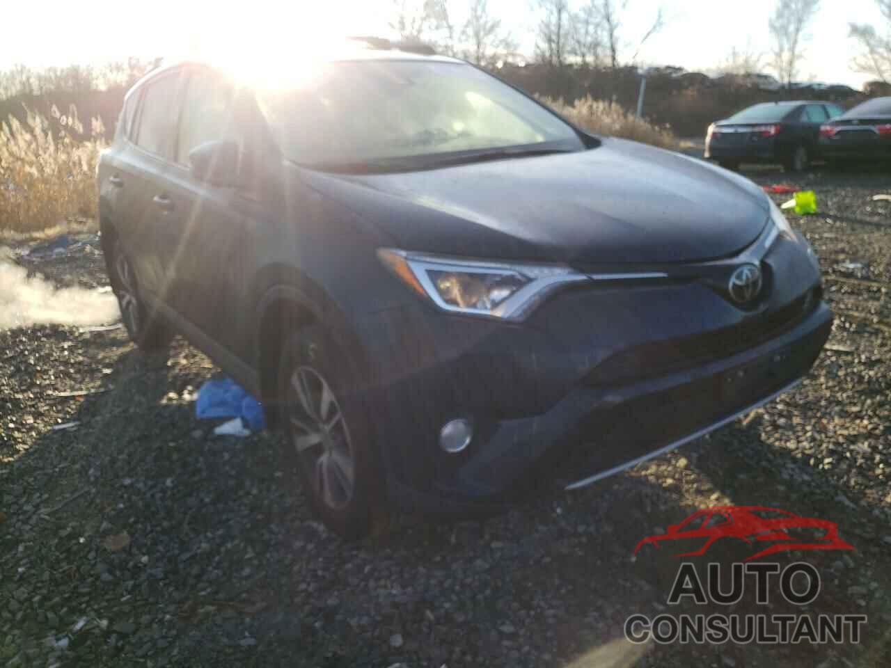 TOYOTA RAV4 2018 - JTMRFREV9JJ207142