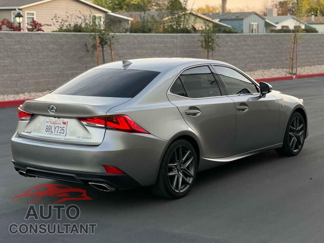 LEXUS IS 2017 - JTHBA1D23H5055868