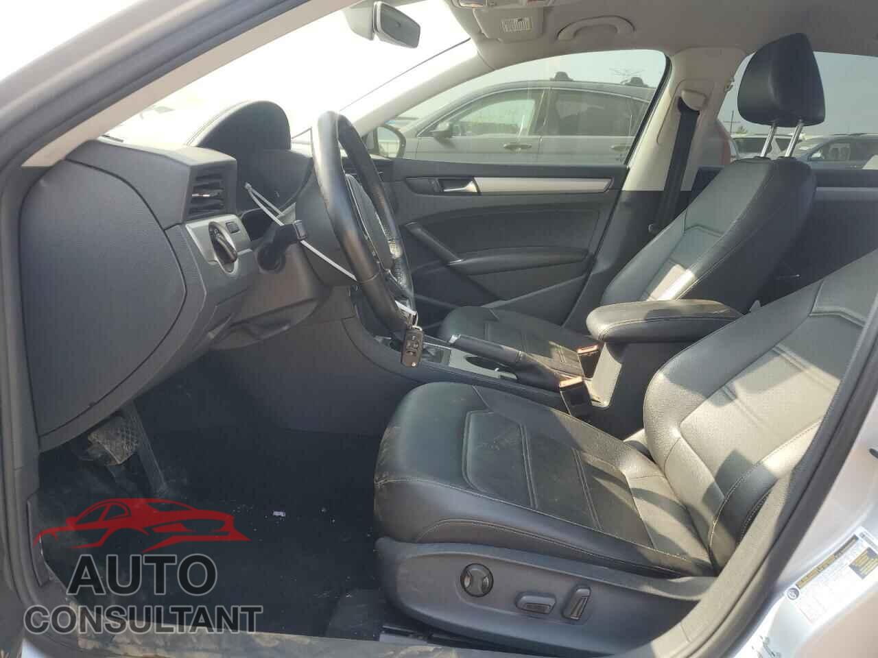 VOLKSWAGEN PASSAT 2020 - 1VWSA7A33LC008892