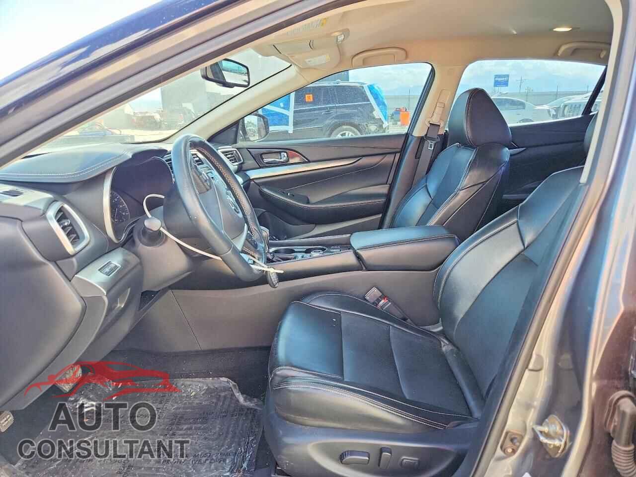 NISSAN MAXIMA 2019 - 1N4AA6AV2KC360540