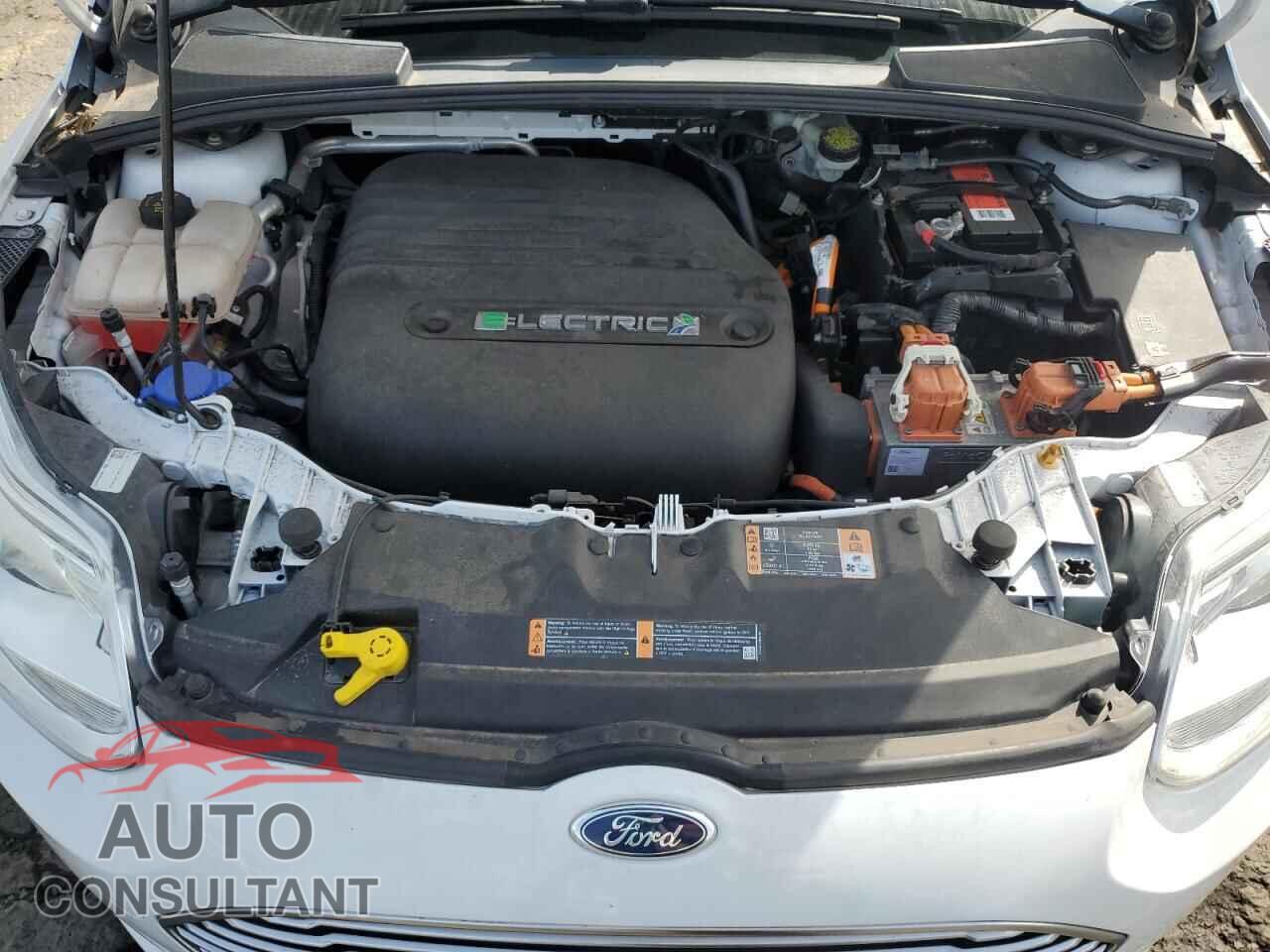 FORD FOCUS 2017 - 1FADP3R40HL224437