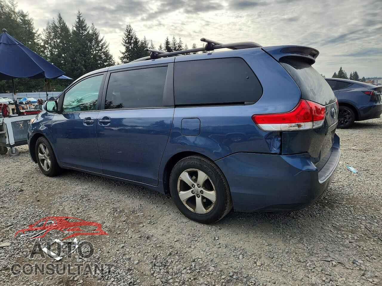 TOYOTA SIENNA 2014 - 5TDKK3DC9ES517536