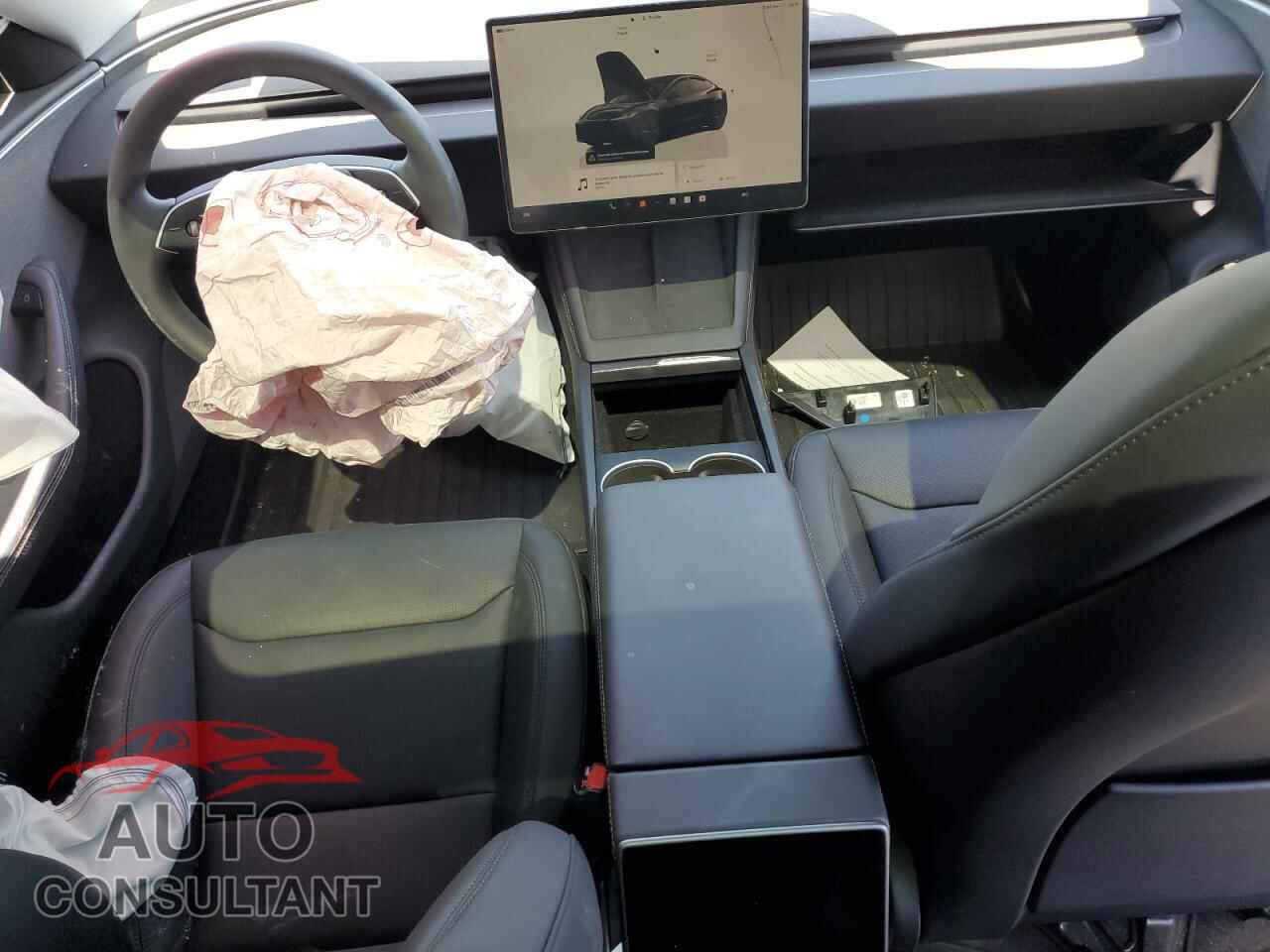 TESLA MODEL 3 2024 - 5YJ3E1EA6RF858139