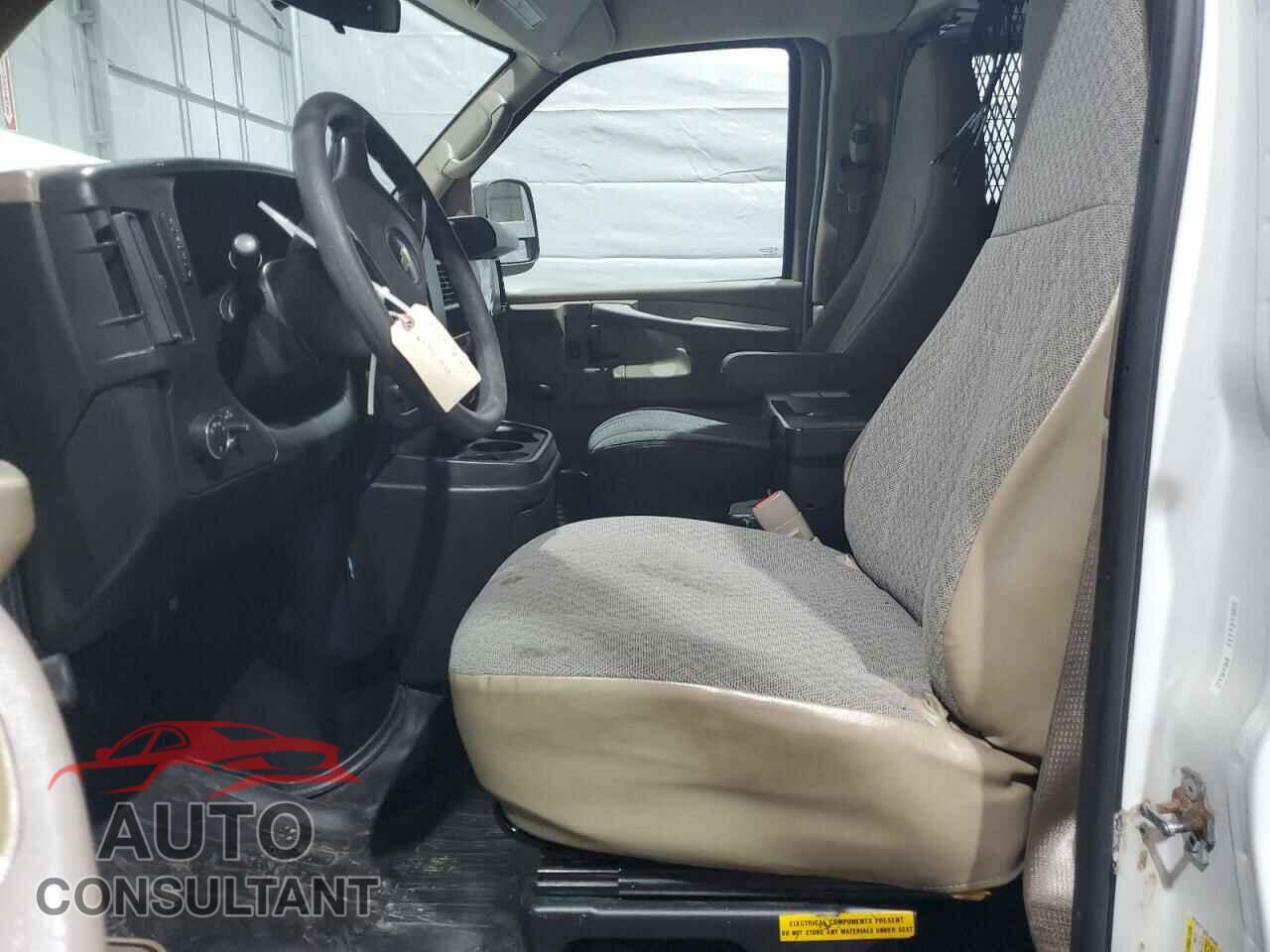 CHEVROLET EXPRESS 2011 - 1GCWGFCA2B1180446