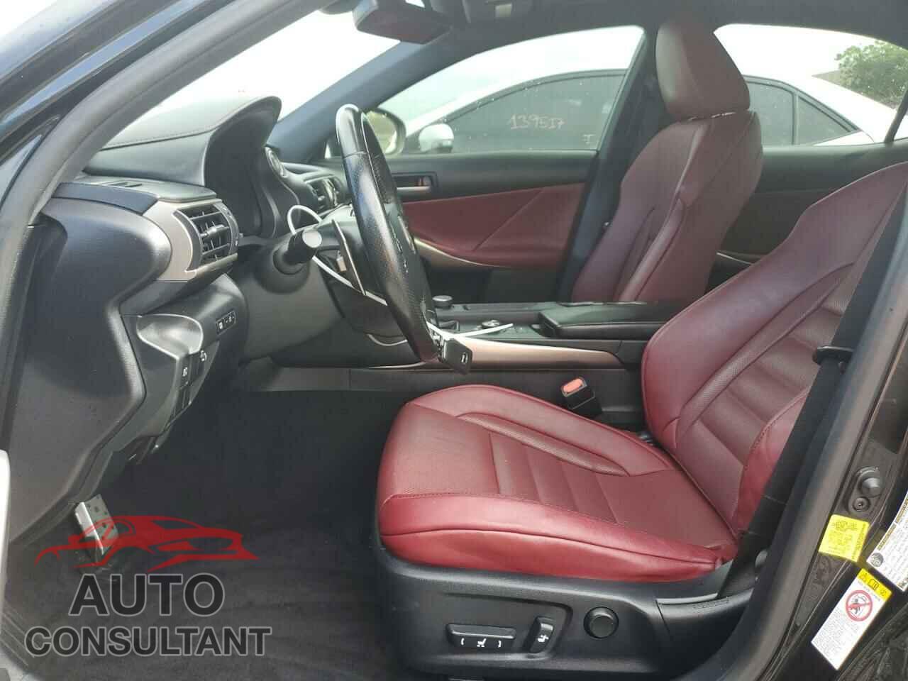 LEXUS IS 2017 - JTHBA1D27H5051239
