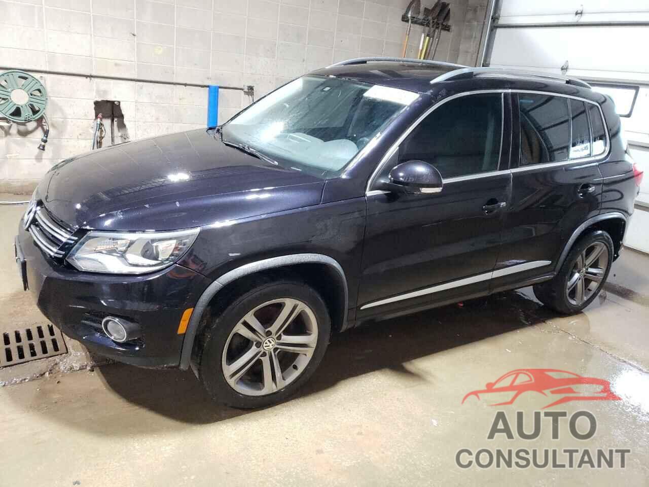 VOLKSWAGEN TIGUAN 2017 - WVGTV7AX3HW505327