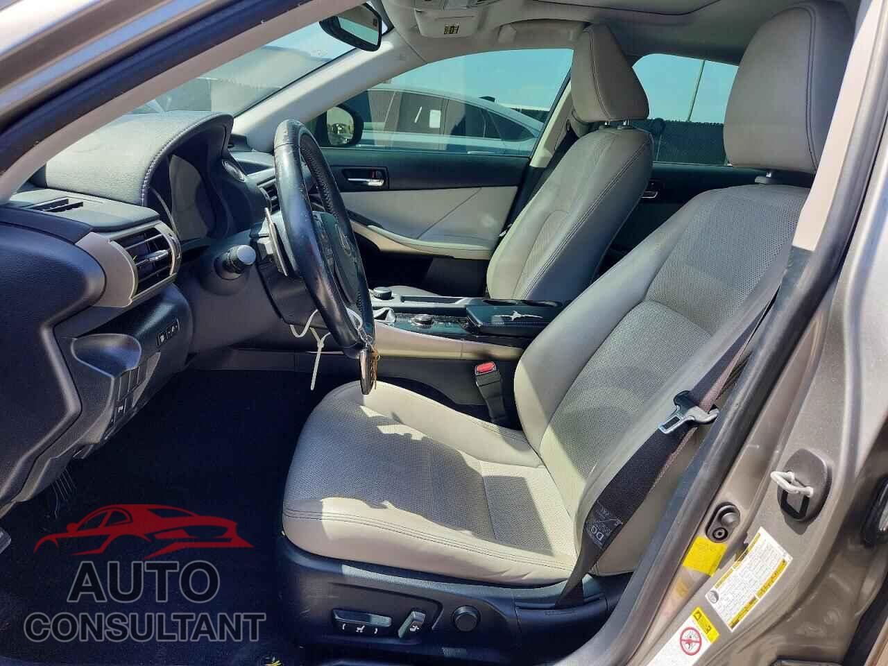 LEXUS IS 2014 - JTHBF1D21E5035602