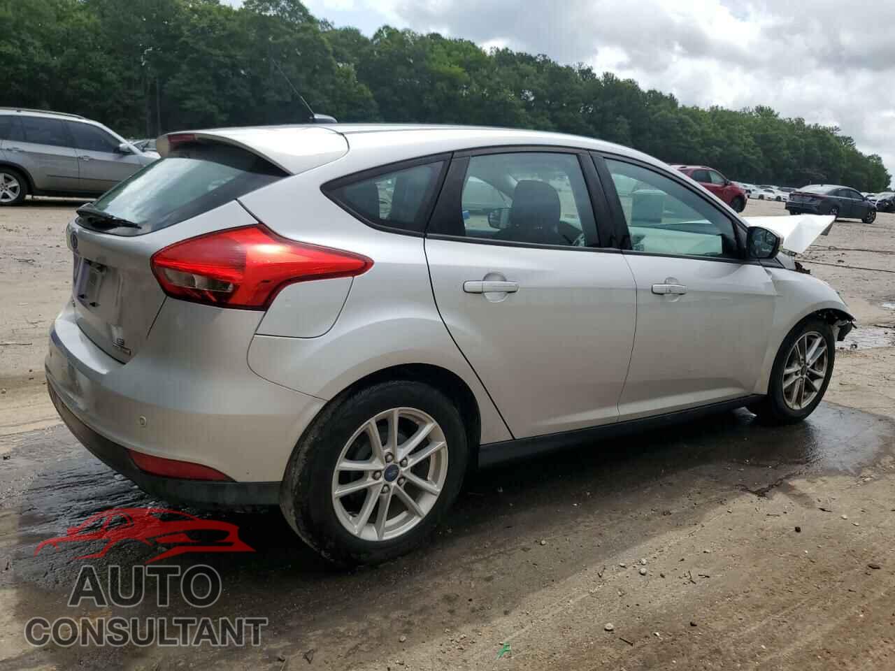 FORD FOCUS 2015 - 1FADP3K27FL382375