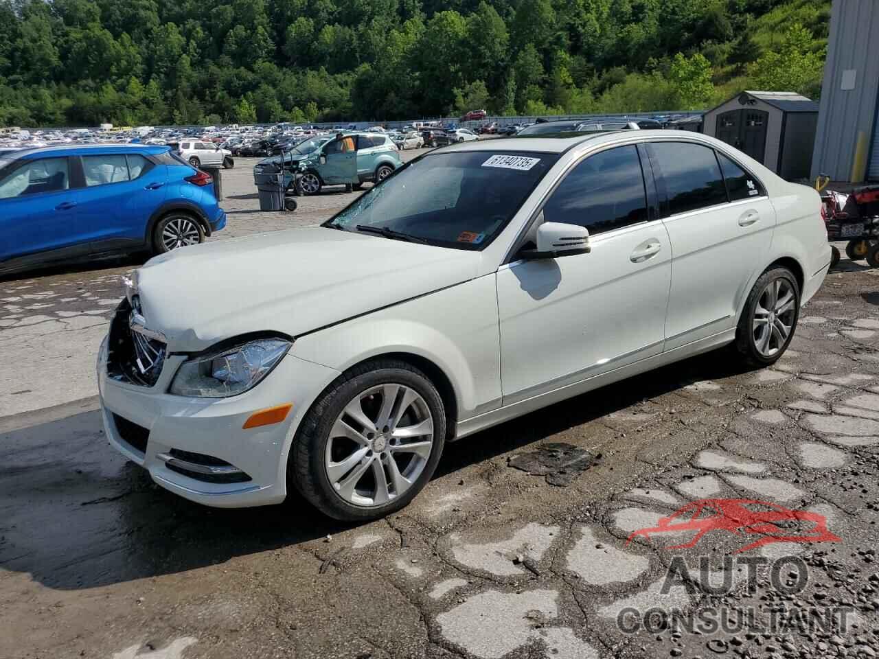 MERCEDES-BENZ C-CLASS 2012 - WDDGF8BB0CR237300