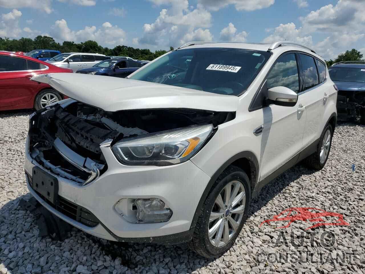 FORD ESCAPE 2017 - 1FMCU9J96HUC13537